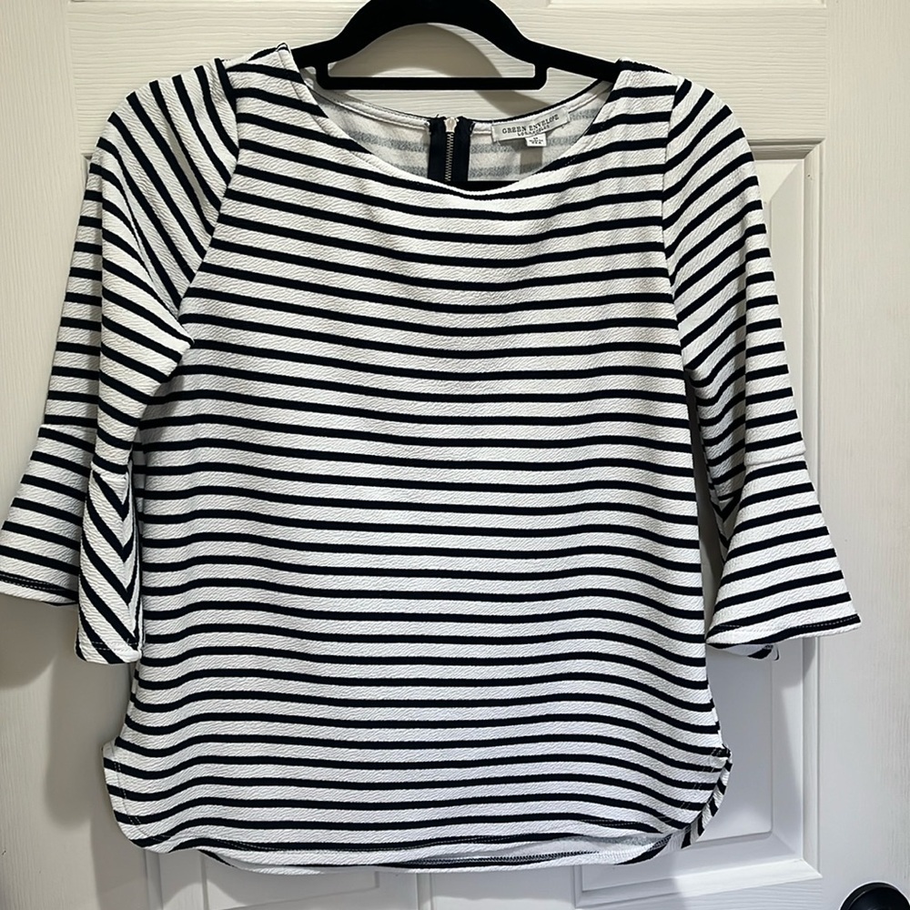 Green Envelope White Black Stripe 3/4 Bell Sleeve Stretch Boat Neck. Size M